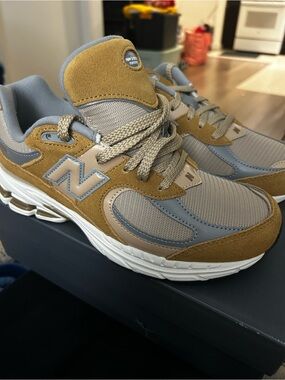 New Balance Gray and Tan Suede Mesh Trainers